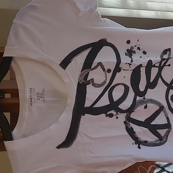 Women's Kenneth Cole T-shirt - Picture 1 of 9